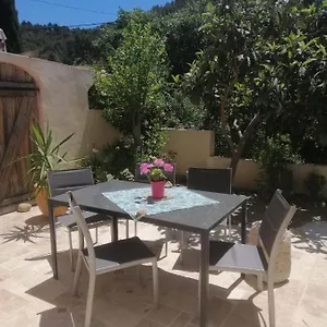 maison-provencale-2-chambres-25km-de-la-plage.fr-provencehotel.com/