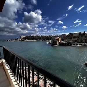 seafront-meridionale-2bedroom-apartment.hotelssaintjulians.com/